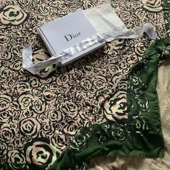 DIOR Shawl/Stole - Picture 7 of 7